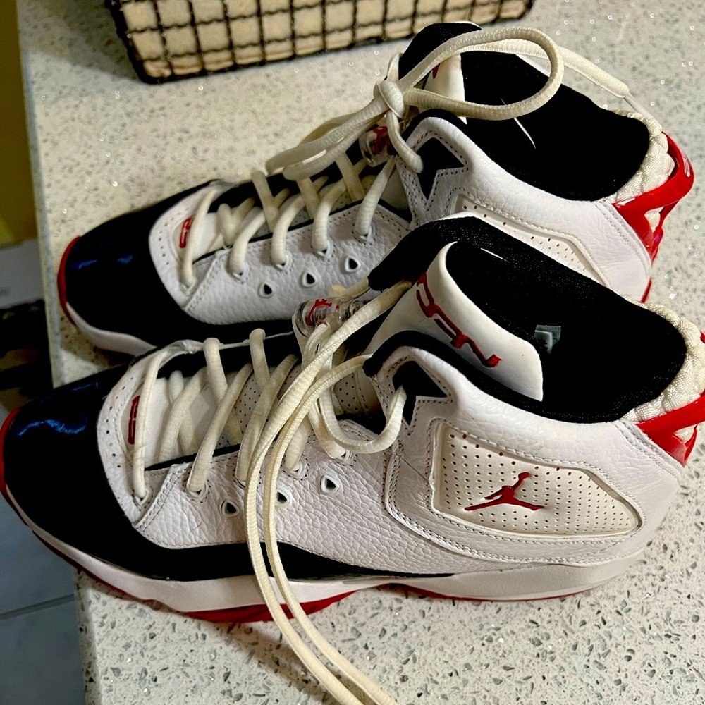 NIKE Air Jordans Size 7.5 Mens